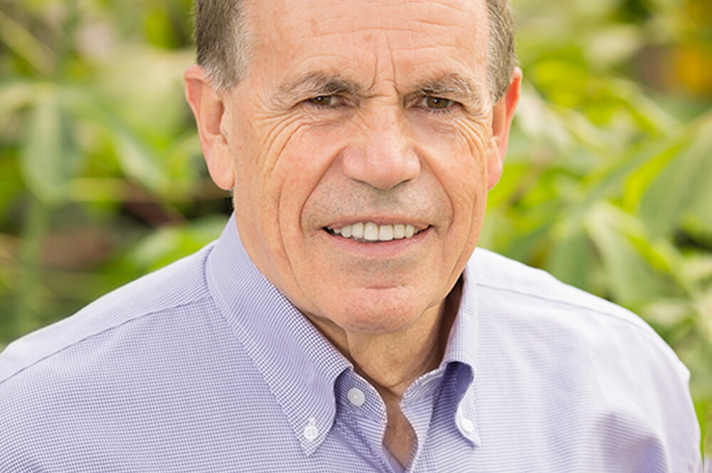 Headshot of Stephen Long