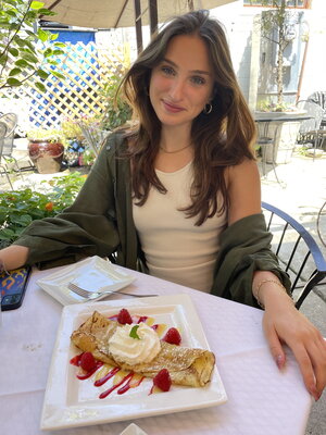 Eve with a crepe