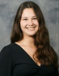 A headshot of Savannah Palmer